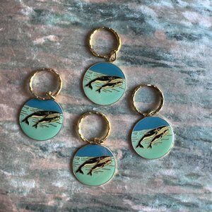 WHALES ON NWOT VTG KEYCHAINS GLOSSY ENAMEL/GOLD TONE FINISH GIFTING QUALITY